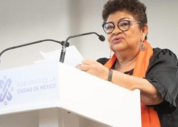 A los 50 años de edad, la Fiscal de la Ciudad de México Ernestina Godoy plagió a dos autores para elaborar y presentar su tesis de licenciatura, de acuerdo con una investigación de Guillermo Sheridán, difundida este viernes por el diario digital Latinus. FOTO: FGJCDMX