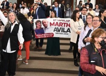 ¿Alguien se imagina que cuando fueron los todopoderosos en la Asamblea Legislativa del Distrito Federal (ALDF) la diputada Alejandra Barrales o el diputado Martí Batres se la hubieran pasado en denuncias penales y acusaciones contra sus adversarias y adversarios por supuestas “amenazas, intimidación, violencia política de género”, en vez de debatir en el Pleno Cameral?