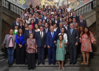 Asegura Monreal que en Morena hay respaldo total de López Obrador