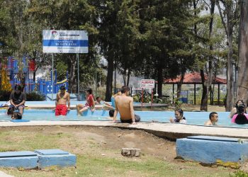 Durante los primeros 3 días de esta Semana Santa, los parques acuáticos de Álvaro Obregón registraron una gran afluencia de visitantes que ronda casi los 3 mil, quienes han podido disfrutar sin contratiempos y de manera segura los atractivos de dichos espacios.