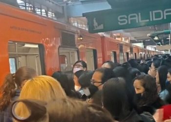 Desalojan a usuarios en Línea 8; reportan retrasos en líneas 7 y B del Metro