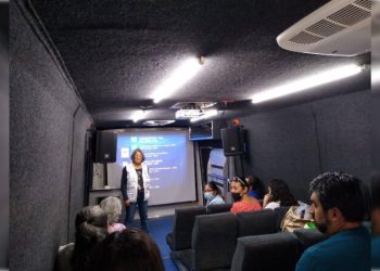 Llega el Cine-Móvil al Centro Integral de Atención a la Mujer Coyoacanense