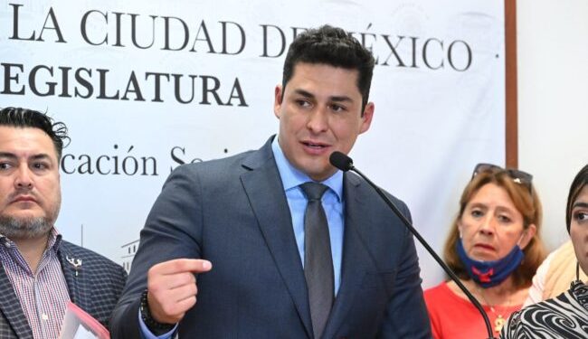 Diputado Fernández Tinoco recupera sus derechos político electorales