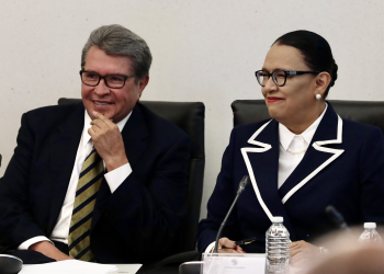 Encuentro espontáneo entre los dos principales aspirantes de Morena a la Jefatura de Gobierno de la CDMX: la secretaria de Seguridad y Protección Ciudadana, Rosa Icela Rodríguez fue recibida por Ricardo Monreal.