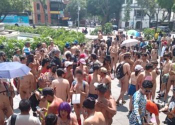 Empieza la primera marcha nudista en CDMX