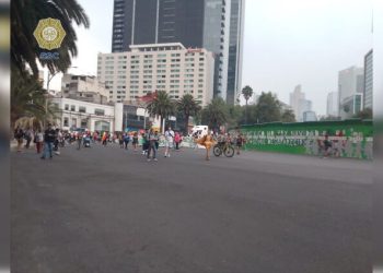 Colectivos  a favor de la legalización de la marihuana bloquean avenida Reforma