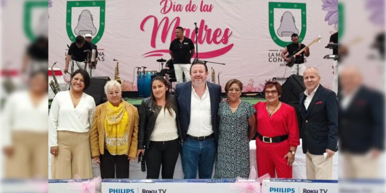 Celebra Alcaldía La Magdalena Contreras el Día de las Madres a sus trabajadoras