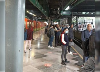  Reportan avance lento y aglomeraciones en Líneas del Metro