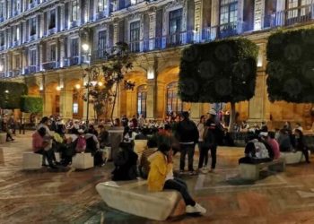 Profesoras de CENDS protestan por mejoras salariales