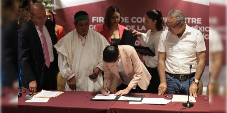 Firma Sheinbaum convenio con Municipios de Chihuahua