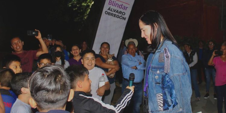 Cabe destacar que con estos 19 caminos blindados han sido beneficiados casi 152 mil vecinas y vecinos de 21 colonias de la demarcación.