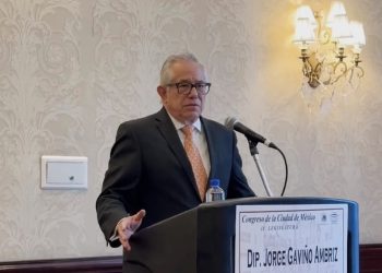 El diputado local del PRD, Jorge Gaviño, finalmente formalizó que se adhiere al proyecto presidencial de la jefa de Gobierno, Claudia Sheinbaum, para quien está construyendo un "cuarto de guerra" para su campaña presidencial.