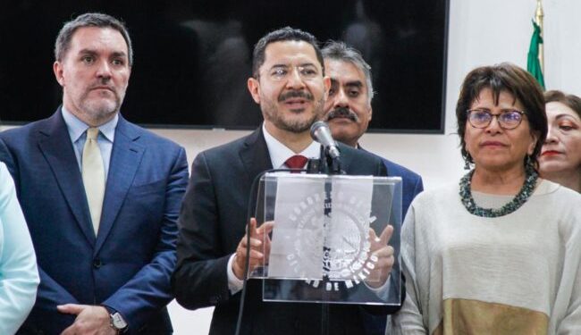 «El sello del Gobierno seguirá siendo poner el poder al servicio de la gente»: Batres