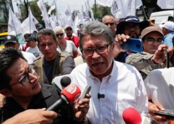 En el primer círculo del senador Ricardo Monreal, entre los diferentes escenarios que tienen rumbo a las elecciones de 2024, acaso el más favorable es el que lo llevaría por un camino pavimentado hacia la candidatura de Morena para jefe de Gobierno de la Ciudad de México.