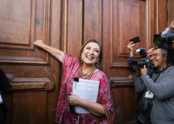En la praxis política, en la acción política, existe un término que necesita un acontecimiento en el tiempo, en un espacio identificable y en una circunstancia determinada.