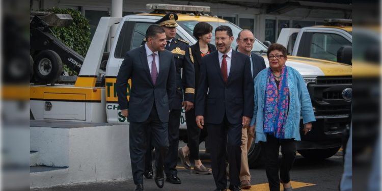 El jefe de Gobierno de la Ciudad de México, Martí Batres reconoció el trabajo de coordinación entre la Fiscalía General de Justicia (FGJ) capitalina, que encabeza Ernestina Godoy, y la Secretaría de Seguridad Ciudadana (SSC), a cargo de Omar García Harfuch, pues dijo que ello ha permitido en cuatro años y medio de gobierno reducir los índices de inseguridad y aumentar la percepción ciudadana de seguridad.