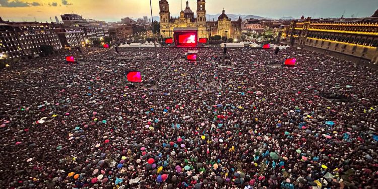 La jefa de Gobierno de la Ciudad de México Claudia Sheinbaum dio a conocer que el concierto de la agrupación musical “Los Fabulosos Cadillacs” efectuado en el Zócalo capitalino dejó una derrama económica de aproximadamente 980 millones de pesos.