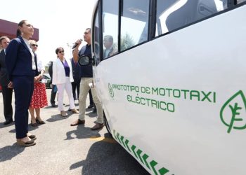 Claudia Sheinbaum reiteró que sólo va a solicitar licencia a la Jefatura de Gobierno de la Ciudad de México si es que gana la encuesta y se convierte en la candidata presidencial de su partido, Morena.