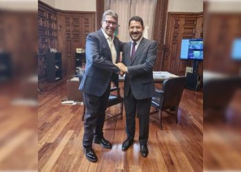 Se reúne Monreal con Batres