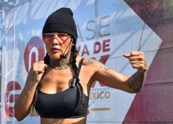 Entrena  Mariana ‘Barby’ Juárez en la Alcaldía Coyoacán