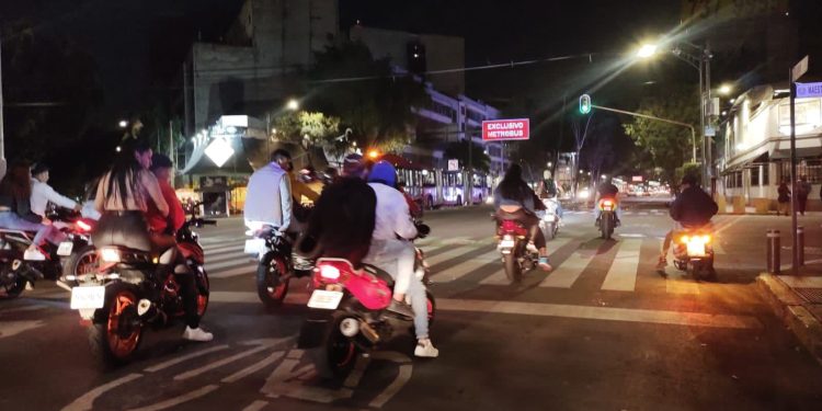 La Secretaría de Seguridad Ciudadana (SSC) tardó cuatro días en reaccionar para contener los desmanes de las “Rodadas del Terror”, esos cientos de motociclistas que afectaron severamente la movilidad en principales vialidades de la capital y pusieron en riesgo la vida de transeúntes y quienes circulaban en sus automóviles.