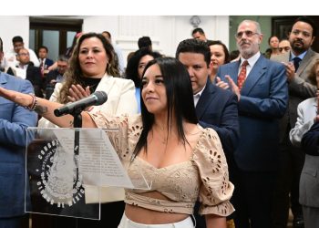 En periodo extraordinario de sesiones del segundo año legislativo, el pleno del Congreso capitalino aprobó por unanimidad los dictámenes correspondientes a la designación de las 11 personas que conformarán el Consejo Judicial Ciudadano de la Fiscalía General de Justicia de la Ciudad de México, así como los 22 dictámenes en sentido negativo respecto a las personas que no fueron electas.