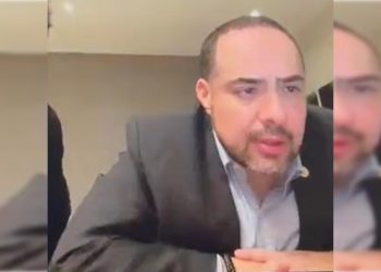 Y hablando de reuniones de trabajo virtuales en el Congreso capitalino, el panista Gonzalo Espina, de Cuajimalpa, aprovechó la distancia para echarse unos tragos, acaso pensando que nadie se daría cuenta.