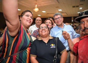 El aspirante a la Coordinación de los comités de la Defensa de la Cuarta Transformación, Ricardo Monreal, afirmó que es indispensable incrementar el presupuesto en educación y generar más oportunidades para evitar que más jóvenes y niños caigan en manos del crimen organizado.