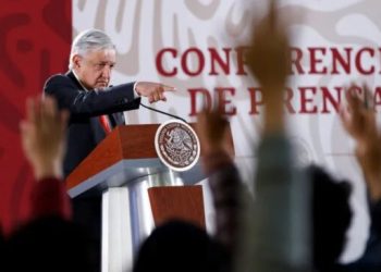Homicidio en el Metro fue por un asalto, ya hay 2 detenidos: AMLO