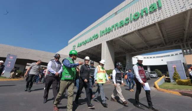 Reportan el robo de una aeronave de su hangar en el AICM
