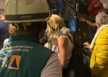 Rescatan a 60 huéspedes atrapados en hotel de la   colonia Roma