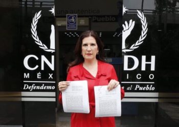 Presenta Kenia López ante CNDH quejas contra AMLO