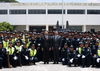 Martí Batres destacó que en los Cursos Básico de Formación Inicial tuvieron una paridad de género histórica, al integrase 50 por ciento por hombres y 50 por mujeres.
