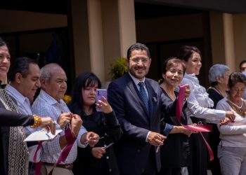 El jefe de Gobierno de la Ciudad de México, Martí Batres dijo que no van a negociar con los comerciantes de Tláhuac, afectados por el desplome de la Línea 12 del Metro, luego del cierre de Periférico Oriente casi esquina con avenida Tláhuac