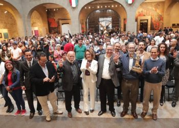 El senador de Morena Gabriel García presentó su proyecto “Sentimientos de Iztapalapa”, conformado por cuatro ejes con propuestas para resolver la falta de agua, un nuevo modelo de economía social, vivir en condiciones de bienestar y retomar la esencia cultural en la Alcaldía Iztapalapa.