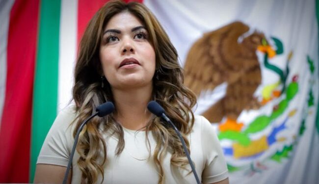 Oposición pone a disposición de la ciudadanía amparo contra nuevos libros de la SEP