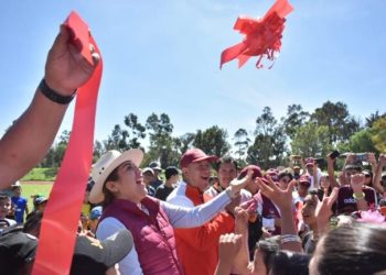 Tláhuac inaugura escuela de futbol para niñas niños y jóvenes