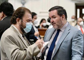 Oposición se opone a la distribución de libros de texto en CDMX