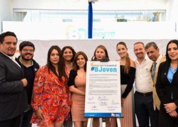 Firma alcalde Santiago Taboada carta compromiso con instituciones educativas, asociaciones civiles, empresas y colectivos en favor de la juventud