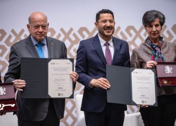 Entrega GCDMX las llaves de la Ciudad a senadores chilenos