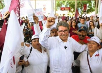 Urge Ricardo Monreal a construir una sociedad más justa y próspera