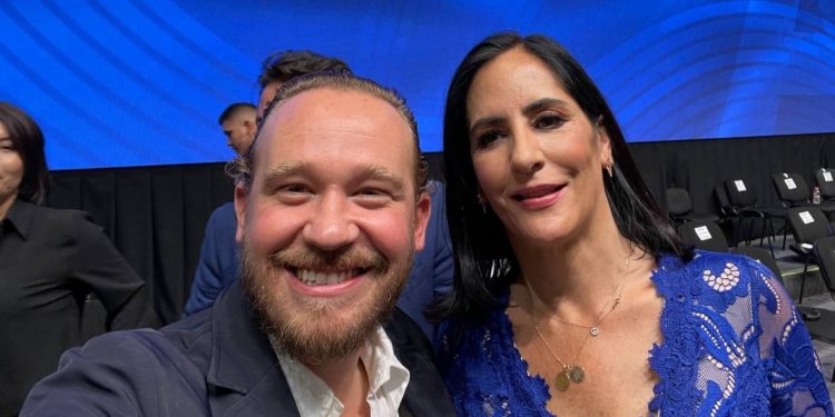 Luego de que Santiago Taboada terminó las arengas de su último grito como alcalde de la Benito Juárez, por la conmemoración de la Independencia de México, cientos de los presentes frente al edificio de administración local comenzaron a corear: “¡jefe de Gobierno, jefe de Gobierno!”. FOTO: X / Taboada