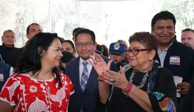 Grupos de vecinos de la Alcaldía Azcapotzalco que avalan el trabajo de la alcaldesa Margarita Saldaña, ya promueven su reelección, pues consideran que hay avances en seguridad, atención ciudadana, obras públicas y otros rubros más buscará la reelección en 2024. FOTO: Alcaldía Azcapotzalco