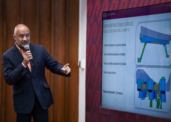 Martí Batres, jefe de Gobierno, informó que se desmontará una trabe (el “claro 22”) entre las estaciones Zapotitlán y Nopalera del tramo elevado de la Línea 12 del Metro para reconstruirla a fin de preservar los niveles más altos de seguridad estructural que se requieren. FOTO: GCDMX