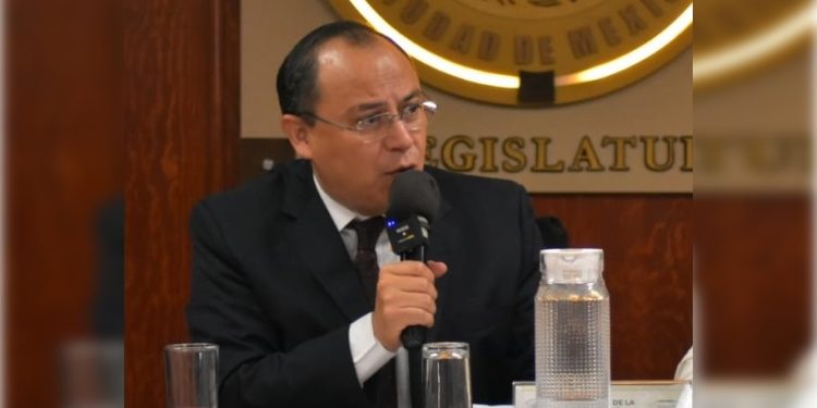 El diputado local Gerardo Villanueva, personero del jefe de Gobierno Martí Batres, optó por el escándalo y el lucro con la tragedia, aunque sea mentira, para ver si logra hacerse de algo de fama en Coyoacán. FOTO: Morena Congreso CDMX