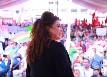 Entre los grupos duros, los originales, los fundadores de Morena tienen dos convicciones. La primera: que como van hoy, ya perdieron la Ciudad de México; la segunda: para recuperarla, ven en Iztapalapa el bastión que por tercera vez va a salvar el movimiento de Andrés Manuel López Obrador, como en el 2000 y 2009. FOTO: X / Clara Brugada