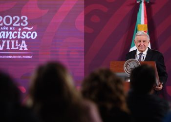 Predecible, el presidente Andrés Manuel López Obrador, como lo vislumbra la virtual candidata presidencial del Frente Amplio por México, Xóchitl Gálvez, se va a lanzar desde sus mañaneras en contra de la candidata o el candidato opositor a la Jefatura de Gobierno de la CDMX, en cuanto sea designado. FOTO: Presidencia