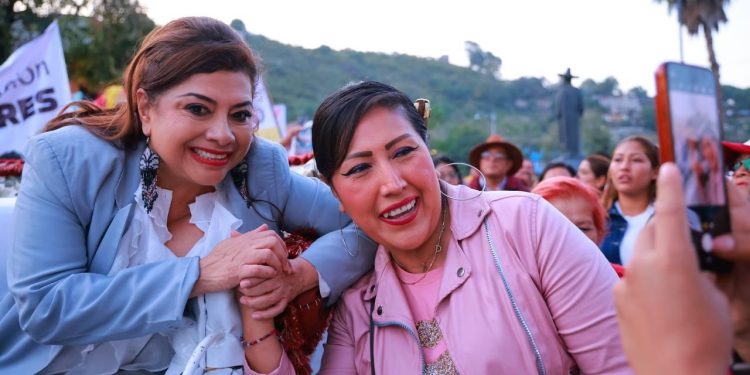 Clara Brugada, alcaldesa de Iztapalapa con licencia y quien busca la candidatura de Morena a la a la Jefatura de Gobierno agradeció el apoyo de académicos, colectivos y organizaciones sociales a través de la publicación de un desplegado difundido este martes. FOTO: Campaña Clara Brugada