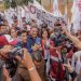 El aspirante de Morena a la candidatura para la Jefatura de Gobierno Omar García Harfuch se comprometió a que dará continuidad a la reconstrucción del tejido social y los programas que permitan mejorar la calidad de vida de las personas. FOTO: Campaña Harfuch