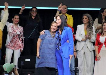 La aspirante de la oposición a la candidatura para la Jefatura de Gobierno Lía Limón dijo que es indispensable regresen los programas que garantizaban derechos en la Ciudad de México, como el Seguro Popular, las Estancias Infantiles, la Escuelas de Tiempo Completo y el programa Medico en tu Casa. FOTO: X / Lía Limón